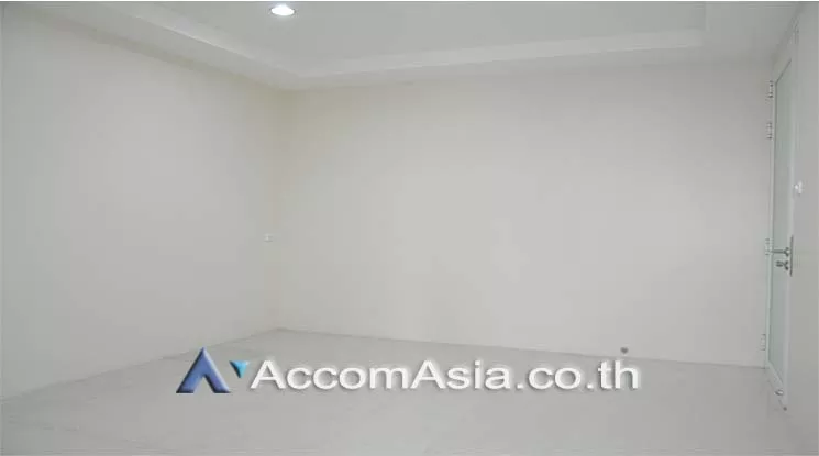 9  Office Space For Sale in silom ,Bangkok BTS Sala Daeng AA13148